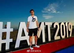 阿扎伦卡连续三场比赛得分超过关键助攻阿贾克斯远射贴柱备战欧联，斯图加特今晨主帅复盘看傻球迷